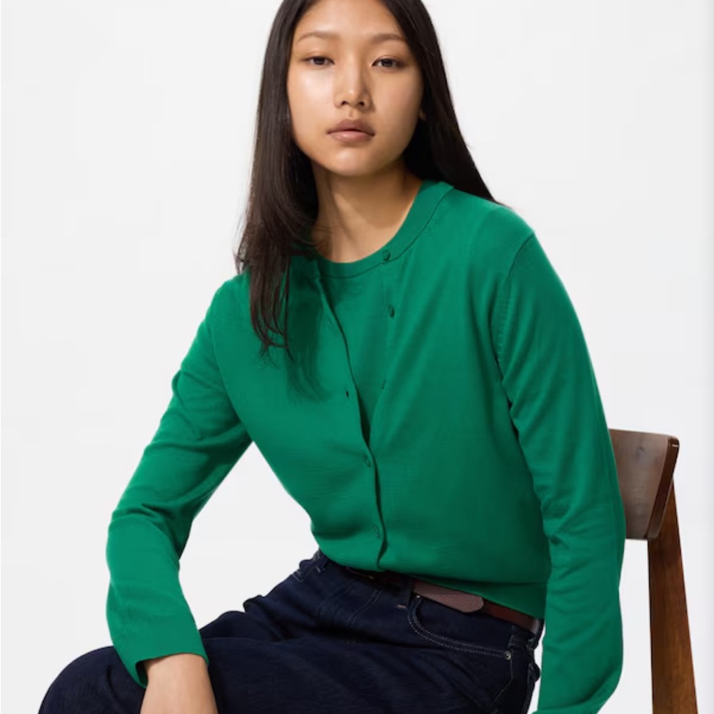 Uniqlo Women’s Green Crewneck Cardigan - medium